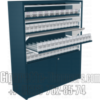 Диспенсер для продажи сигарет с четырьмя уровнями полок с подтоварной тумбой с распашными дверками в открытом состоянии